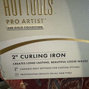 New in box Hot Tools Curling Iron